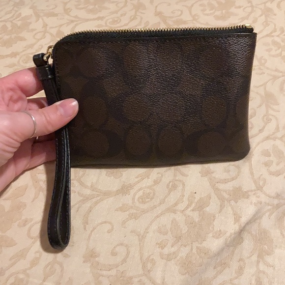 **SOLD Coach Signature C Crossbody Bag - Picture 8 of 11